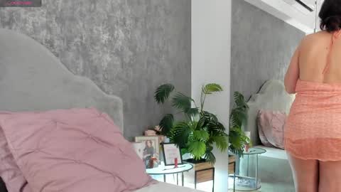 lisacroft online show from April 2026 06:10:02 AM