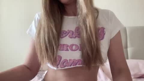 Snapshot of lisaflower1 chatting on June 2026 01:50:01 PM Lisa online show from June 2026 01:50:01 PM