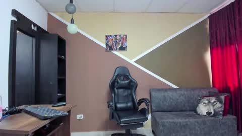 Lisa Gray Independent Model online show from October 2025 07:49:02 PM