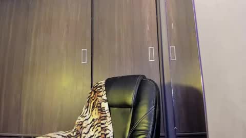 Snapshot of lisainthesky chatting on February 2025 08:31:01 PM lisainthesky online show from February 2025 08:31:01 PM