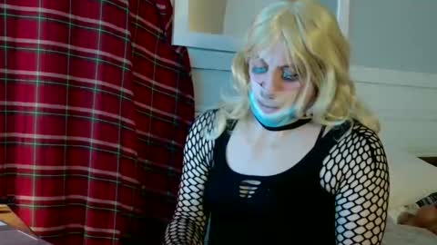 Snapshot of lisatime3 chatting on March 2026 01:44:02 AM Lisa Love online show from March 2026 01:44:02 AM