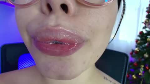 Lisbet online show from January 2025 10:13:02 PM