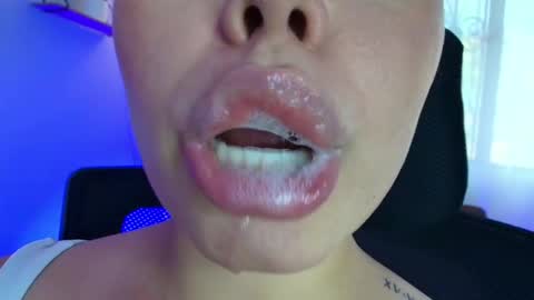 Lisbet online show from January 2025 10:06:01 PM