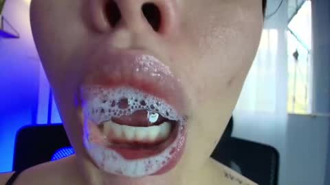 Lisbet online show from March 2025 10:34:02 PM