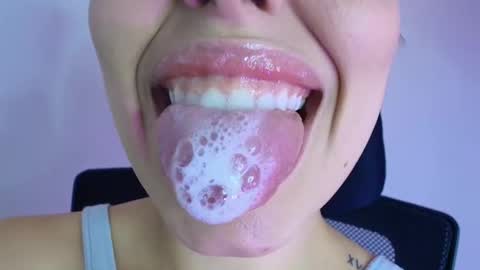 Lisbet online show from November 2025 03:33:02 PM