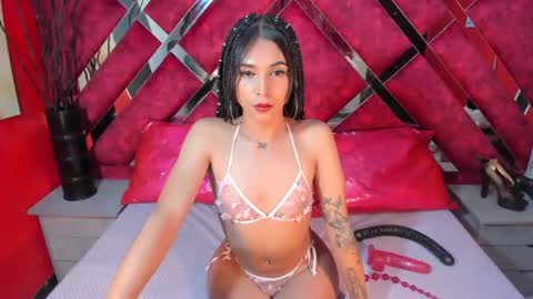 Snapshot of lisbethqueen_ chatting on December 2024 08:12:02 PM lily online show from December 2024 08:12:02 PM