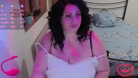 Snapshot of lisette_ chatting on April 2026 06:44:02 PM lisette_ online show from April 2026 06:44:02 PM