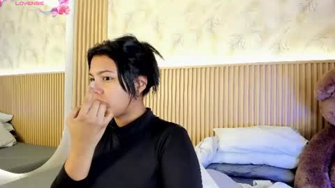 Snapshot of liss_reyes chatting on June 2026 12:03:02 PM Liss online show from June 2026 12:03:02 PM