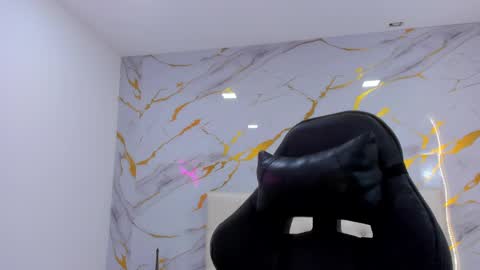 Lisa online show from April 2026 12:06:01 PM