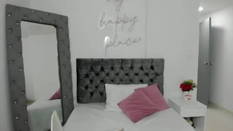 Lisa online show from April 2026 12:06:02 PM