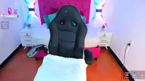 L I S S A  online show from September 2025 12:01:02 AM