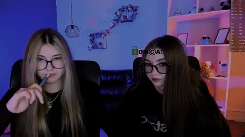 Snapshot of lissa_night chatting on April 2026 07:44:01 PM lissa_night online show from April 2026 07:44:01 PM