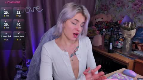 Lissa online show from December 2024 05:10:02 PM