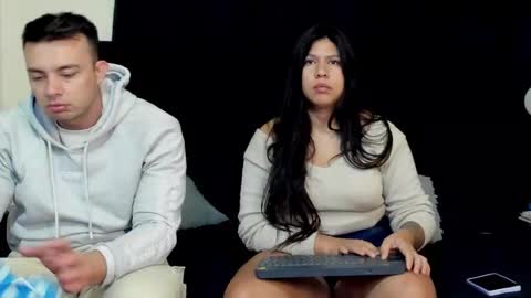 Natalia and alejandro online show from December 2025 11:05:01 AM