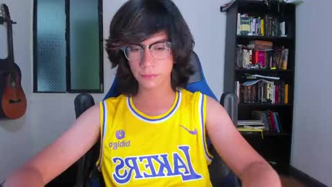 Snapshot of literateboy chatting on April 2026 01:45:01 AM Literateboy online show from April 2026 01:45:01 AM