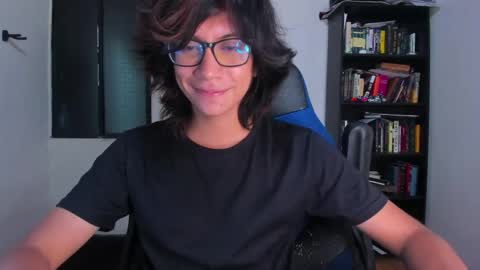 Snapshot of literateboy chatting on April 2026 02:13:01 AM Literateboy online show from April 2026 02:13:01 AM