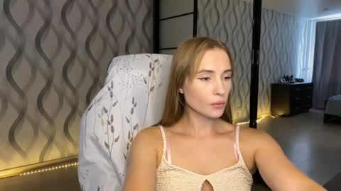 Snapshot of litle_girl05 chatting on July 2026 09:48:02 AM LUNA online show from July 2026 09:48:02 AM