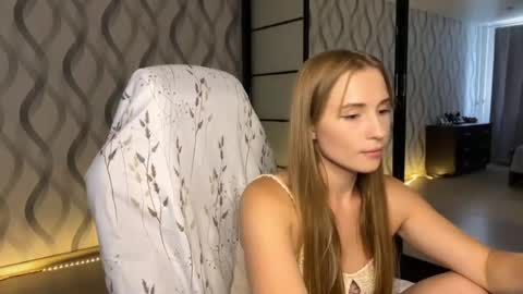 Snapshot of litle_girl05 chatting on July 2026 02:13:01 PM LUNA online show from July 2026 02:13:01 PM