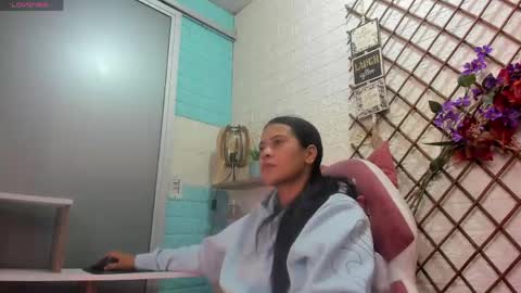 Snapshot of litlenessa_ chatting on April 2026 12:03:01 PM VANESSA online show from April 2026 12:03:01 PM