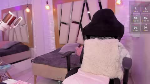 Snapshot of little__ary chatting on May 2026 09:32:02 PM little ary online show from May 2026 09:32:02 PM