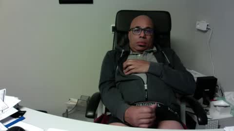 Snapshot of little_buddha chatting on April 2026 09:09:02 PM Pure Black Power online show from April 2026 09:09:02 PM