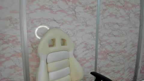 Snapshot of little_doll_4u chatting on April 2026 10:18:01 AM ANNI online show from April 2026 10:18:01 AM