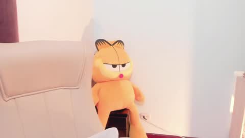 Help me reach 100 likes online show from January 2025 07:09:02 PM