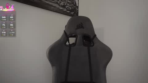 Help me reach 100 likes online show from December 2025 07:08:02 PM