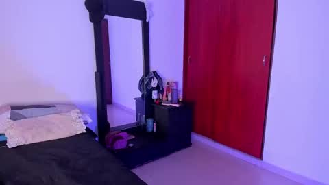 kayla  Instagram kayla 71082 online show from December 2024 02:42:01 AM