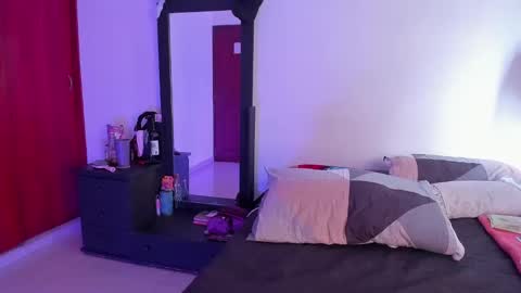 kayla  Instagram kayla 71082 online show from December 2024 06:18:02 PM