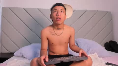 little_kris1 online show from October 2025 12:28:02 PM