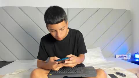 little_kris1 online show from October 2025 12:34:02 PM