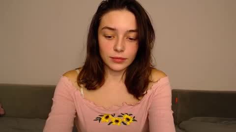 Mia   Im online every day 1530 PM in New York  2030 PM in London online show from December 2025 09:42:01 PM