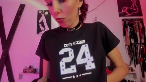 Little Nauughty2 online show from November 2025 02:17:01 PM