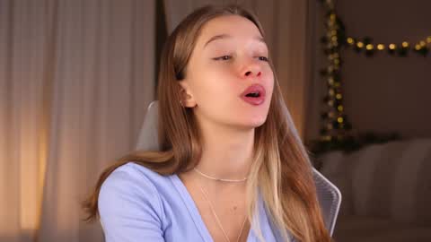 Kiki online show from October 2025 03:12:01 PM