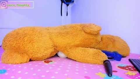 Im Laura. buy my contentcompra mi contenido offline  online show from December 2024 06:42:02 PM