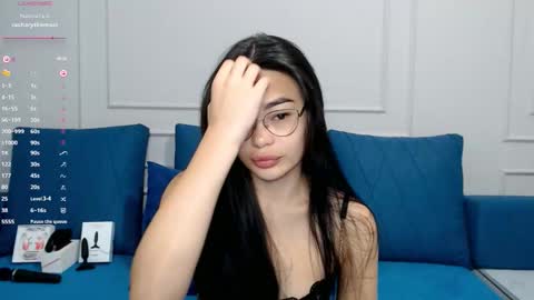 Snapshot of little_v1rgin_angel chatting on November 2025 01:22:01 PM Kwan online show from November 2025 01:22:01 PM