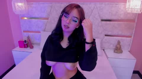 Im your little Velinda  online show from April 2026 07:58:02 PM