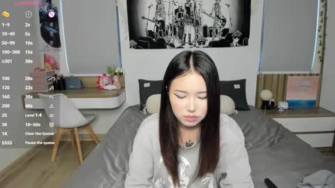 Yena and Gabby online show from February 2026 07:13:01 AM