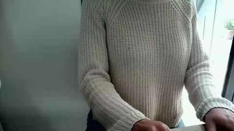 Snapshot of littleaura chatting on April 2026 01:34:02 PM LittleAura online show from April 2026 01:34:02 PM