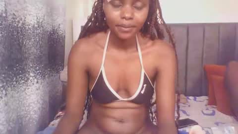 littlebunny2  online show from April 2026 10:36:02 PM