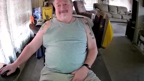 Snapshot of littled83057 chatting on April 2026 06:22:01 PM Littled83057 online show from April 2026 06:22:01 PM