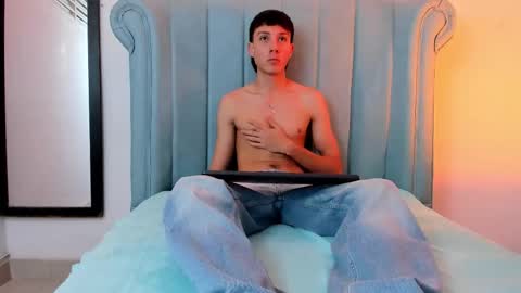 Snapshot of littledanny_ chatting on March 2026 04:02:02 PM DANNY online show from March 2026 04:02:02 PM