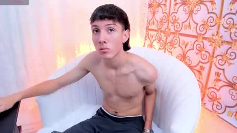 Snapshot of littledanny_ chatting on March 2026 04:10:01 PM DANNY online show from March 2026 04:10:01 PM