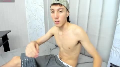 Snapshot of littledanny_ chatting on April 2026 05:30:02 PM DANNY online show from April 2026 05:30:02 PM