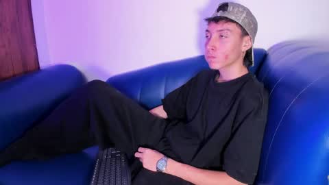 Snapshot of littledanny_ chatting on April 2026 03:00:01 PM DANNY online show from April 2026 03:00:01 PM