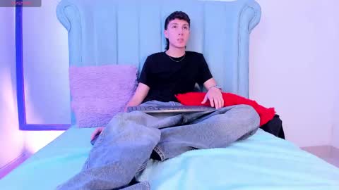 Snapshot of littledanny_ chatting on April 2026 08:55:01 PM DANNY online show from April 2026 08:55:01 PM