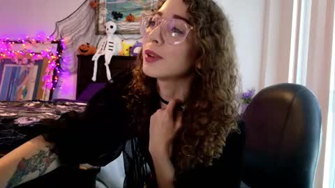 littledeathtrap online show from September 2025 08:14:01 PM