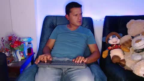 Snapshot of littledicklatin chatting on March 2026 03:12:01 AM Manu online show from March 2026 03:12:01 AM