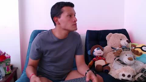 Snapshot of littledicklatin chatting on April 2026 08:26:02 PM Manu online show from April 2026 08:26:02 PM